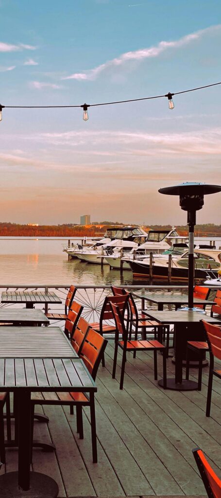 best dock and dine restaurants, best waterfront restaurants directory, boats and charters guide